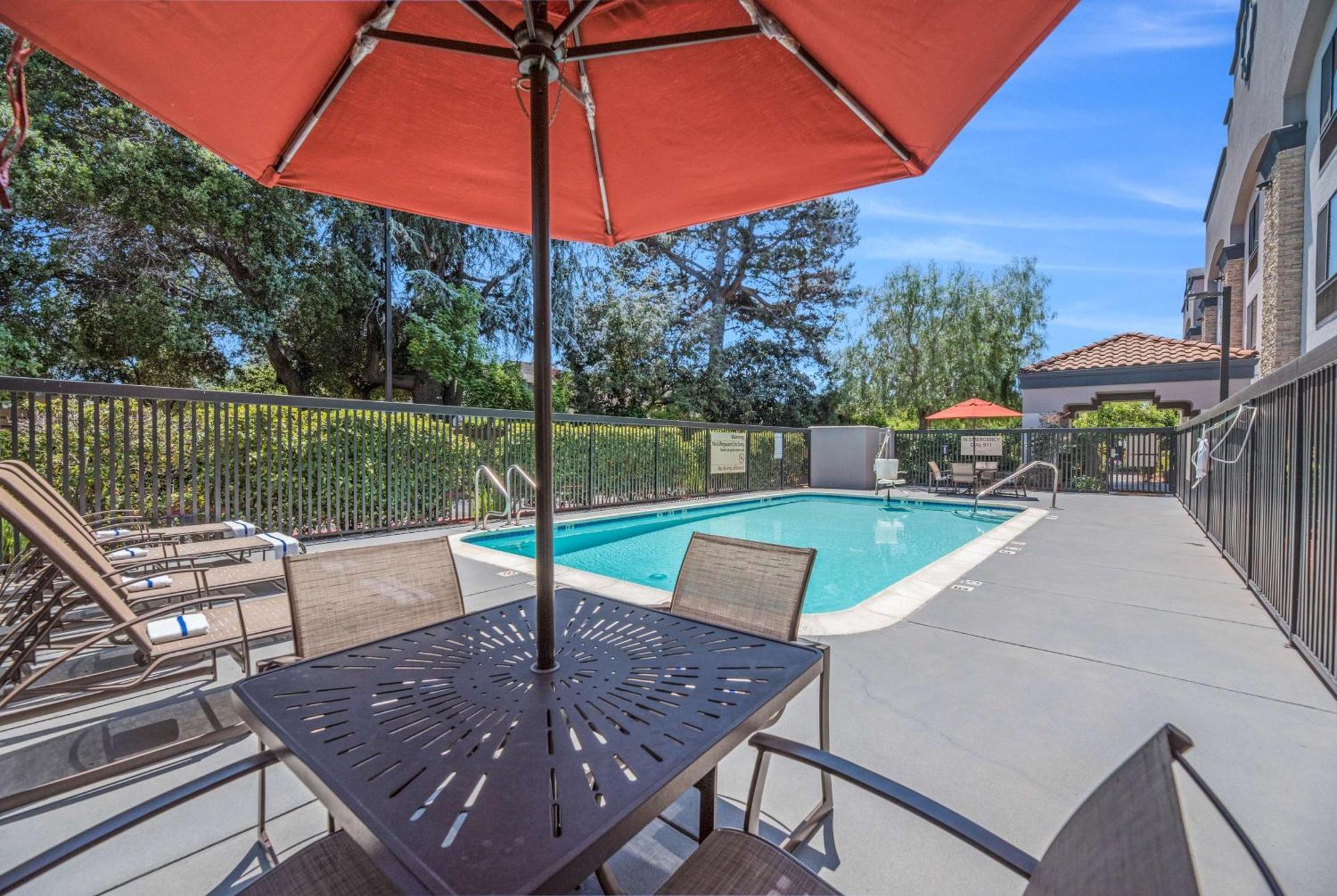 Hampton Inn Oakland-Hayward Esterno foto